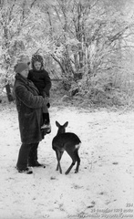 Ангарский перевал. Начальник метеостанции Кокшарова В. П. с Димой