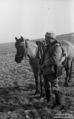 Мамыкин Василий Павлович на коне возле Дипло. Бабуган