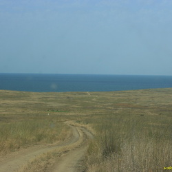 Дорога на бухту Рифов, к устью Тарханской балки