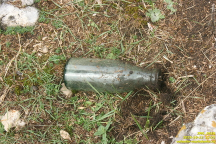 Урочище Уч-Кош, разные находки под скалами