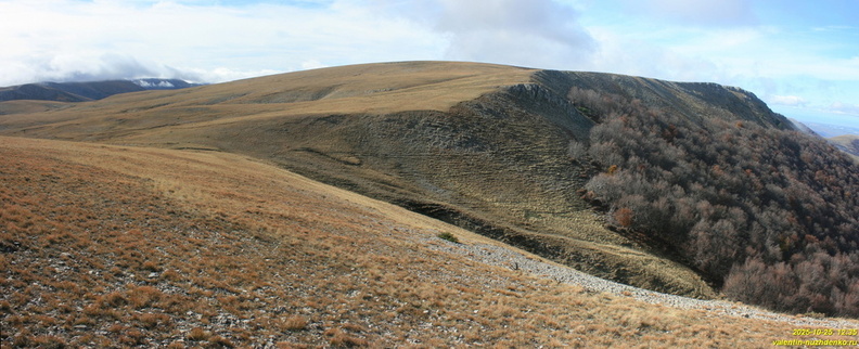 babugan-2025-10-25-0699-0700.JPG
