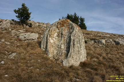 Камень в Хызыл-Хош (Пещерный натёк на Гурзуфской яйле)