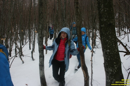 Путь от поляны с бульдозерным ножом к роднику Сказка Верхний