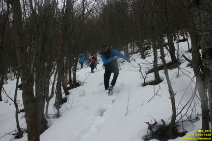 Путь от поляны с бульдозерным ножом к роднику Сказка Верхний