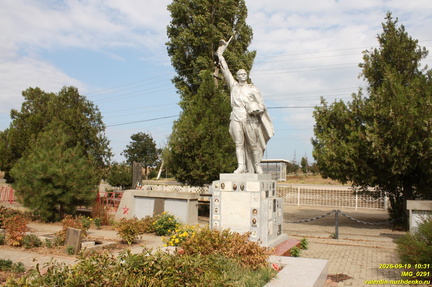Воинское кладбище воинов в Глазовке
